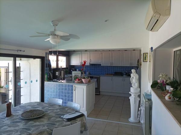 Maison villa Saint-Cyr-sur-Mer 250 m²