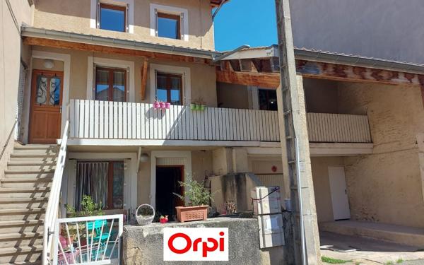 Immeuble à vendre    6 pièces • 149,65 m2 Beaurepaire