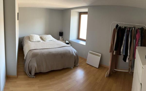 Immeuble à vendre    6 pièces • 149,65 m2 Beaurepaire