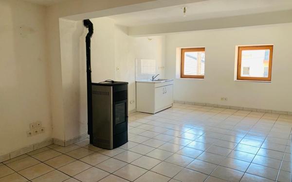 Immeuble à vendre    6 pièces • 149,65 m2 Beaurepaire