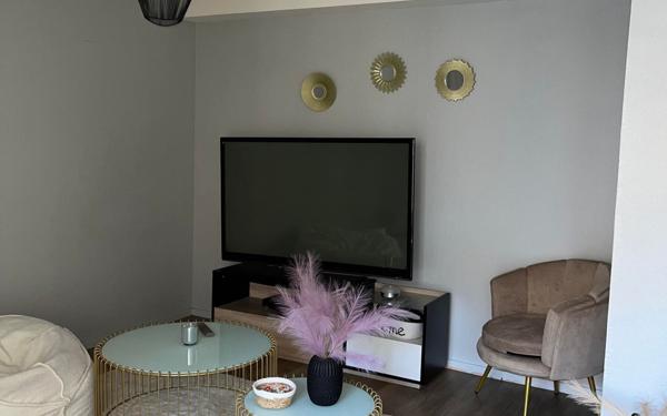 Immeuble à vendre    6 pièces • 149,65 m2 Beaurepaire