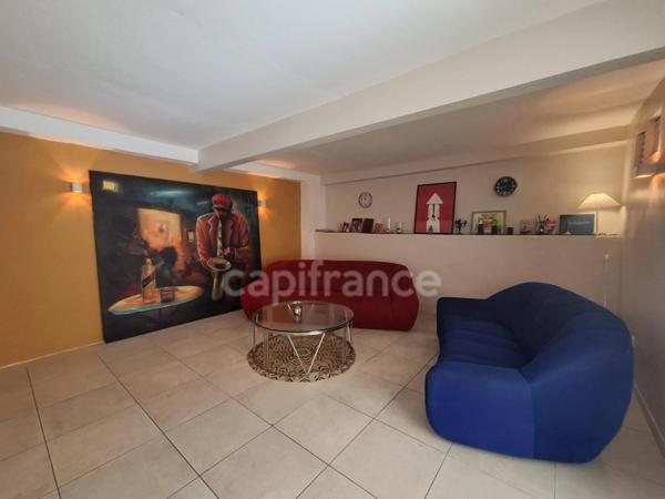 A vendre - Maison de Bourg Atypique et Rénovée – Vue Mer et Montagne – Saint-Pierre (972)