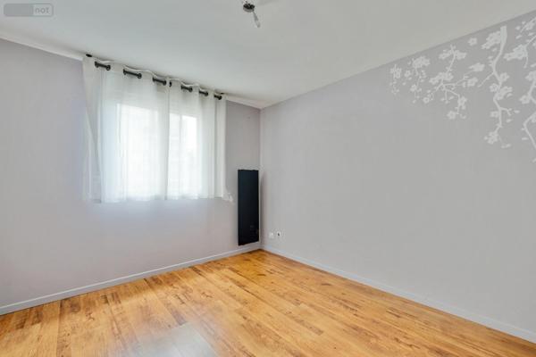 Appartement à vendre à Rosny-sous-Bois en Seine-Saint-Denis (93110), ref : 3 PIECES ROSNY SOUS BOIS   
ROSNY CENTRE