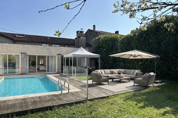 A vendre Maison MERIGNAC 220m2 Hab 7 pièces garage Pkg Piscine jardin sans vis à vis (33)