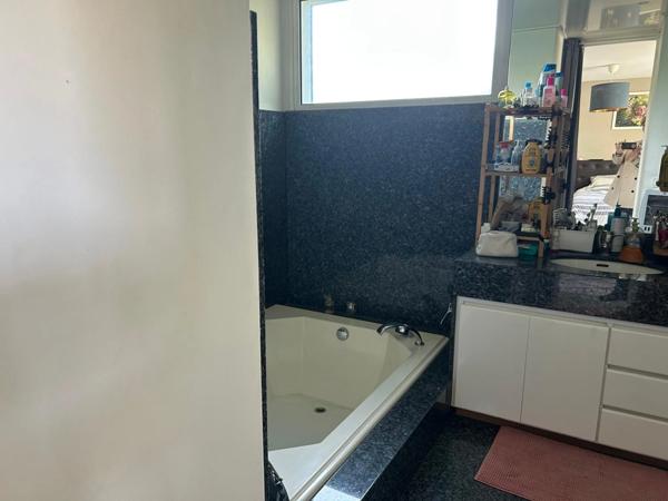 A vendre Maison MERIGNAC 220m2 Hab 7 pièces garage Pkg Piscine jardin sans vis à vis (33)