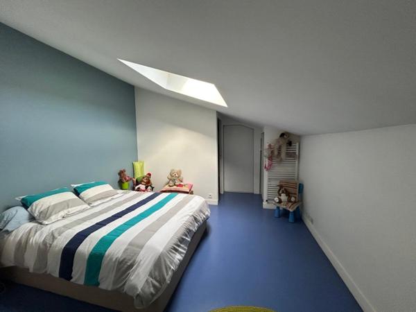 A vendre Maison MERIGNAC 220m2 Hab 7 pièces garage Pkg Piscine jardin sans vis à vis (33)