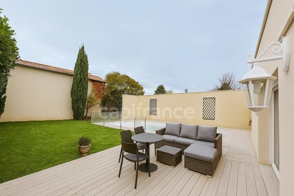 A vendre Maison MERIGNAC 220m2 Hab 7 pièces garage Pkg Piscine jardin sans vis à vis (33)
