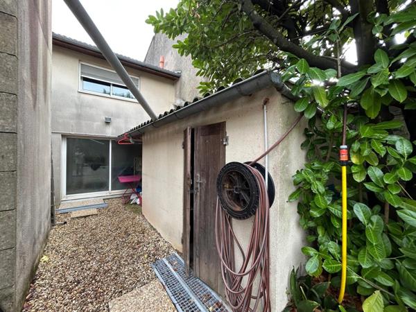 A vendre Maison MERIGNAC 220m2 Hab 7 pièces garage Pkg Piscine jardin sans vis à vis (33)