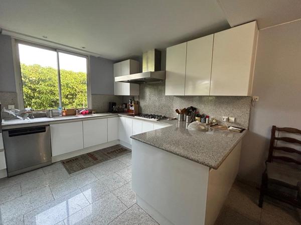 A vendre Maison MERIGNAC 220m2 Hab 7 pièces garage Pkg Piscine jardin sans vis à vis (33)