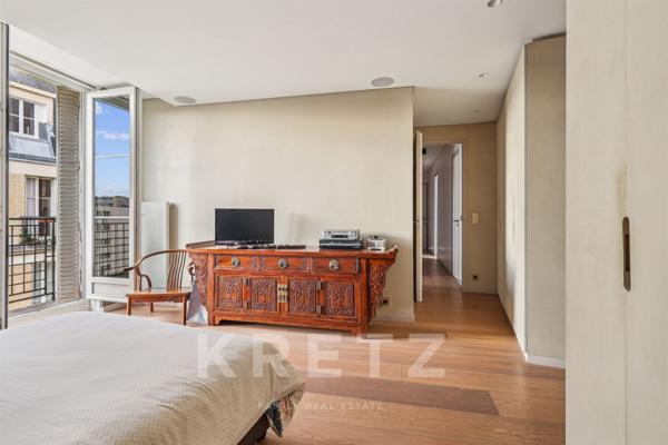 École Militaire – Appartement  de  188 m² avec vue Tour Eiffel et extérieur de plain-pied