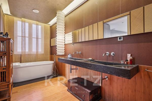 École Militaire – Appartement  de  188 m² avec vue Tour Eiffel et extérieur de plain-pied