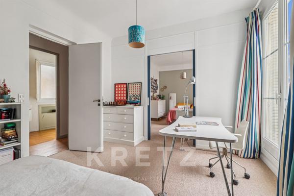 École Militaire – Appartement  de  188 m² avec vue Tour Eiffel et extérieur de plain-pied