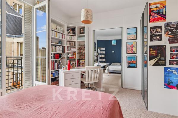 École Militaire – Appartement  de  188 m² avec vue Tour Eiffel et extérieur de plain-pied