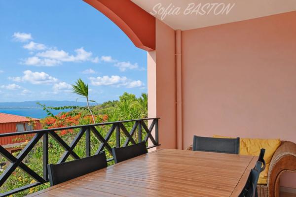 À VENDRE – LES TROIS-ÎLETS MARTINIQUE – APPARTEMENT T3 DUPLEX ENTIÈREMENT RÉNOVÉ – VUE MER – PROCHE PLAGES