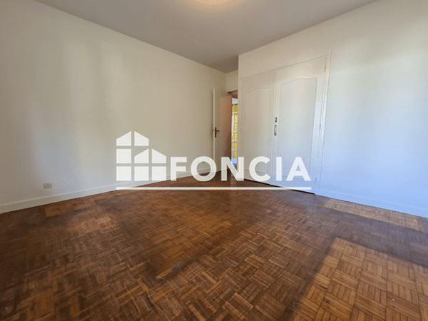 Location Appartement 2 pièces 59.8 m² - 7 RUE PAUL CLAUDEL Grenoble 38100