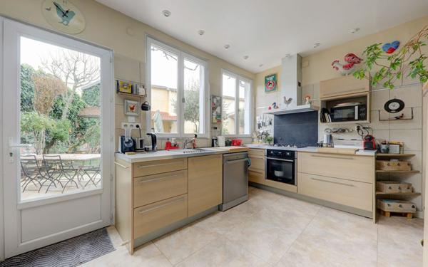 Maison à vendre    5 pièces •  Rillieux-la-Pape