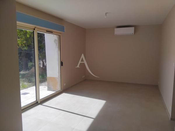 Maison MONTLAUR 3 pièce(s) 82.50 m² sur 1668 m² de terrain avec vue.