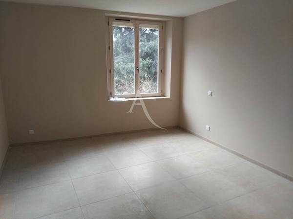 Maison MONTLAUR 3 pièce(s) 82.50 m² sur 1668 m² de terrain avec vue.