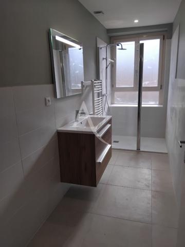 Maison MONTLAUR 3 pièce(s) 82.50 m² sur 1668 m² de terrain avec vue.