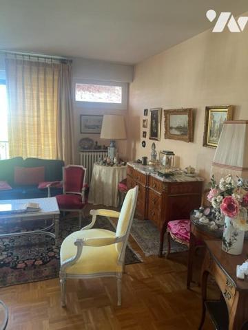 VANNES - PALAIS DES ARTS ET CENTRE VILLE