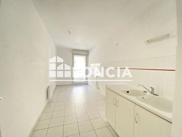 Location Appartement 4 pièces 85.8 m² - 28 AVENUE PASTEUR RESIDENCE LES SOURCES DE BEAUREPAIRE APPART B11 Chamalieres 63400