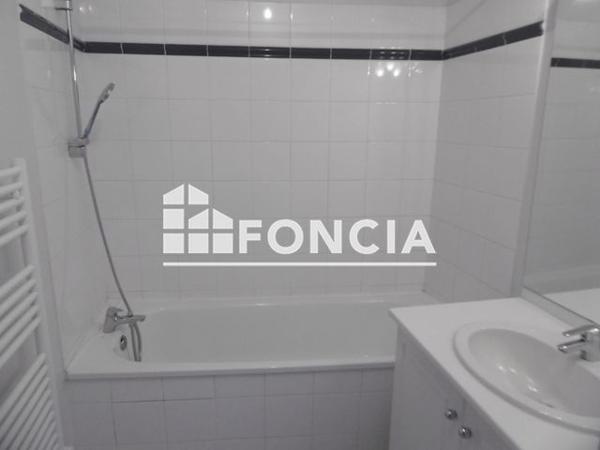 Location Appartement 4 pièces 85.8 m² - 28 AVENUE PASTEUR RESIDENCE LES SOURCES DE BEAUREPAIRE APPART B11 Chamalieres 63400