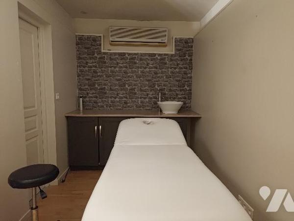 WIZERNES : local commercial