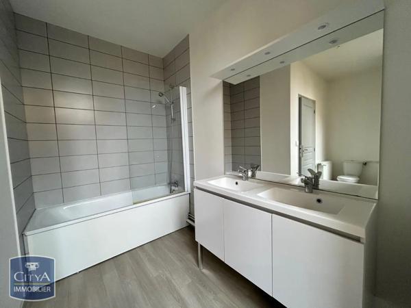 Appartement à louer 4 pièces 119.36m² Charleville-Mézières (08000)