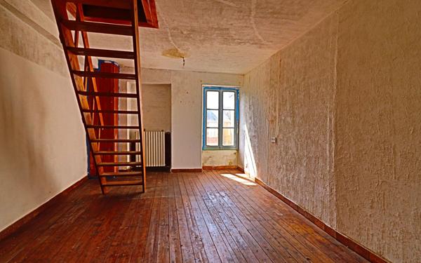 Maison à vendre    7 pièces • 229 m2 Sury-en-Vaux