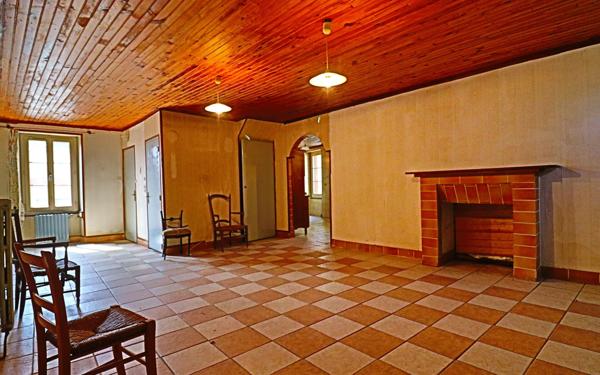 Maison à vendre    7 pièces • 229 m2 Sury-en-Vaux