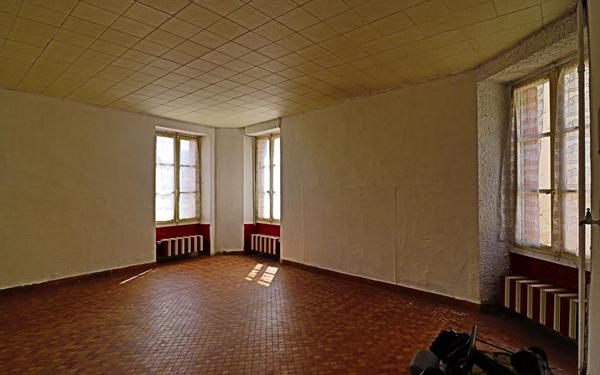 Maison à vendre    7 pièces • 229 m2 Sury-en-Vaux