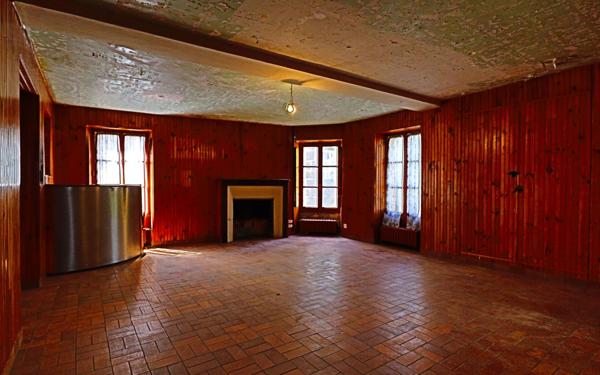 Maison à vendre    7 pièces • 229 m2 Sury-en-Vaux