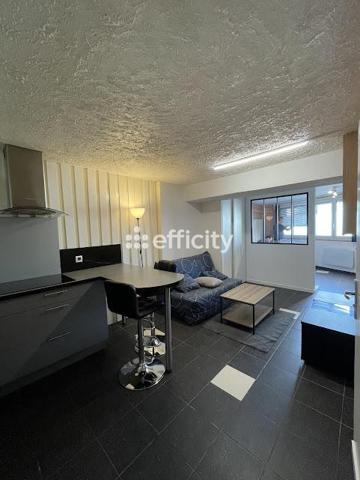 Local Commercial
         3 pièces
        - 58 m² 115 000 € *