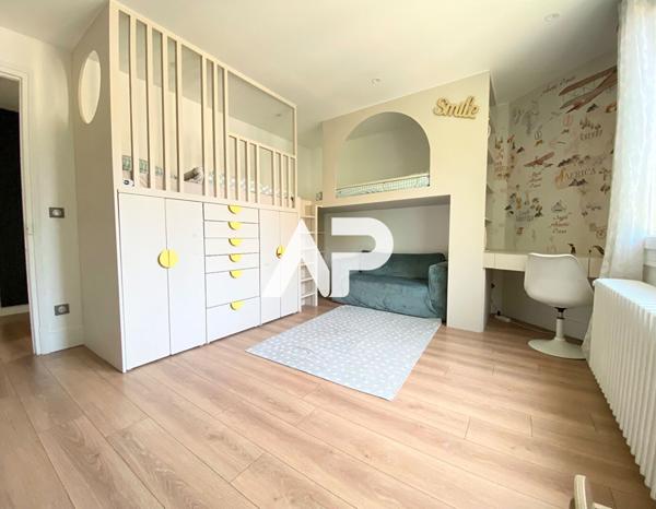 Maison Groslay 6 pièces 185 m2 €649 500 ** - Référence 1315