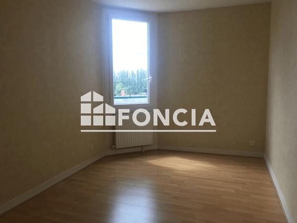 Location Appartement 3 pièces 69.93 m² - 3 RUE DE LA CROIX ROUGE Chatellerault 86100