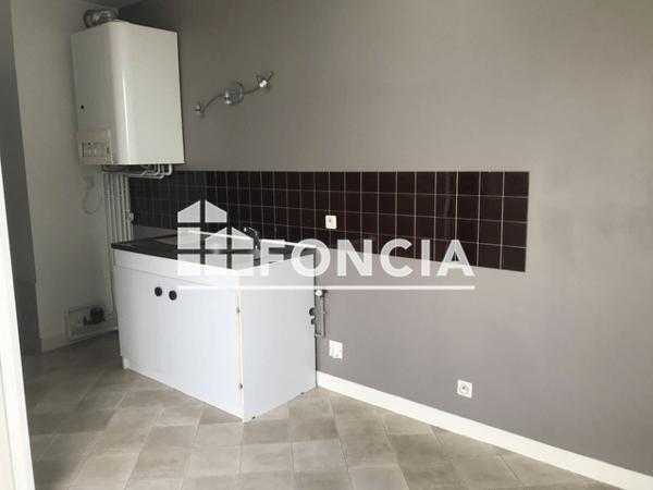 Location Appartement 3 pièces 69.93 m² - 3 RUE DE LA CROIX ROUGE Chatellerault 86100