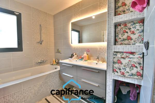 Maison à vendre 6 pièces - DPE A - plain pied - piscine - garage - jardin