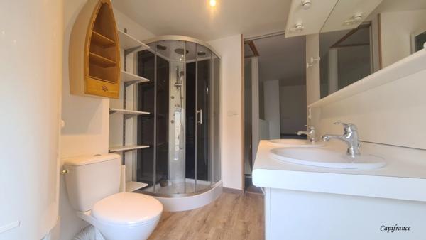 A louer Maison avec 2 chambres et jardin.