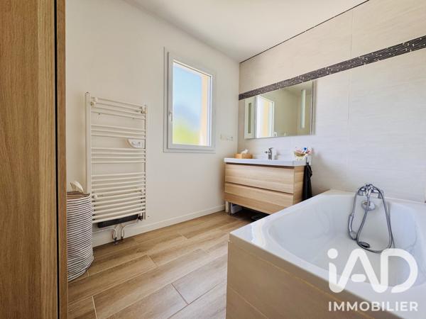 Maison à vendre 6 pièces 132 m² Mézières-sur-Seine
