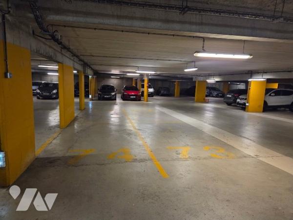 ROUEN, PREFECTURE - UNIVERSITE parking souterrain couvert pour véhicule.