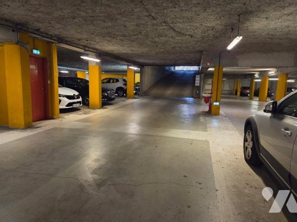 ROUEN, PREFECTURE - UNIVERSITE parking souterrain couvert pour véhicule.