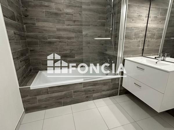 Location Appartement 3 pièces 59.64 m² - 21 AVENUE DE LA GRANGETTE Thonon Les Bains 74200