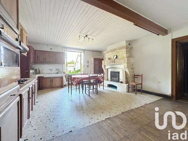 Maison à vendre 5 pièces 147 m² Brie-sous-Chalais