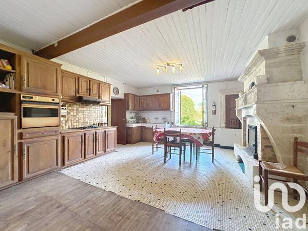 Maison à vendre 5 pièces 147 m² Brie-sous-Chalais