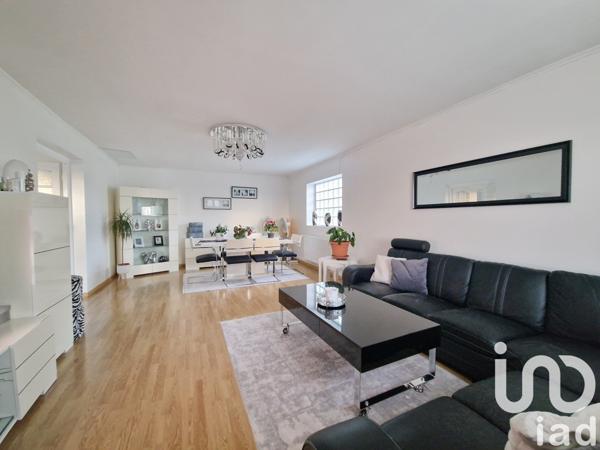 Maison traditionnelle 7 pièces de 185 m² à Gien (45500)