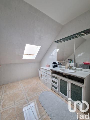 Maison traditionnelle 7 pièces de 185 m² à Gien (45500)