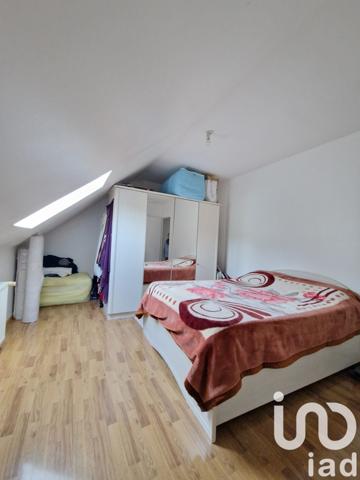 Maison traditionnelle 7 pièces de 185 m² à Gien (45500)