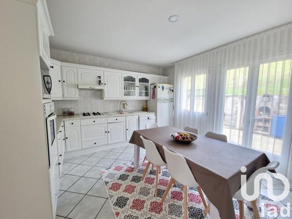 Maison traditionnelle 7 pièces de 185 m² à Gien (45500)