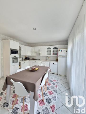 Maison traditionnelle 7 pièces de 185 m² à Gien (45500)