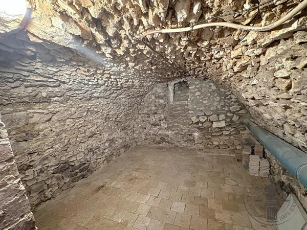 Vente                                                      Maison
                        
                     6 pièces                      113 m2                     à Auneau
